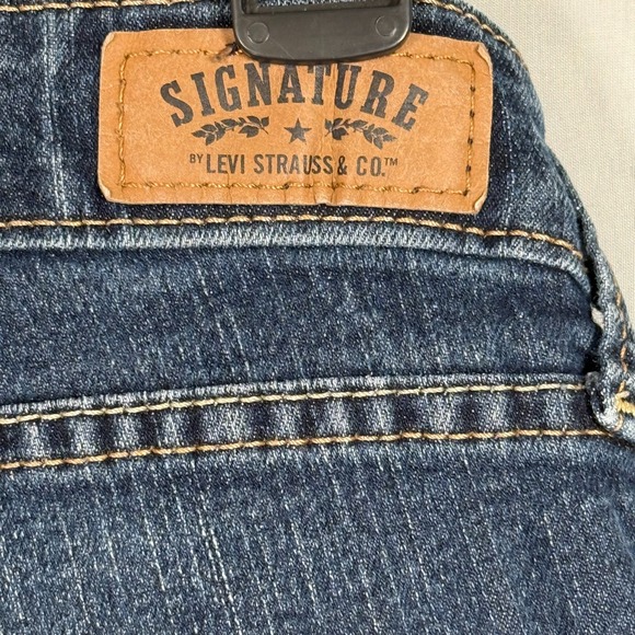 Levi's Signature Modern Straight Women's Blue Jeans 30x27" Comfort Rise 9"‎ - Picture 9 of 11